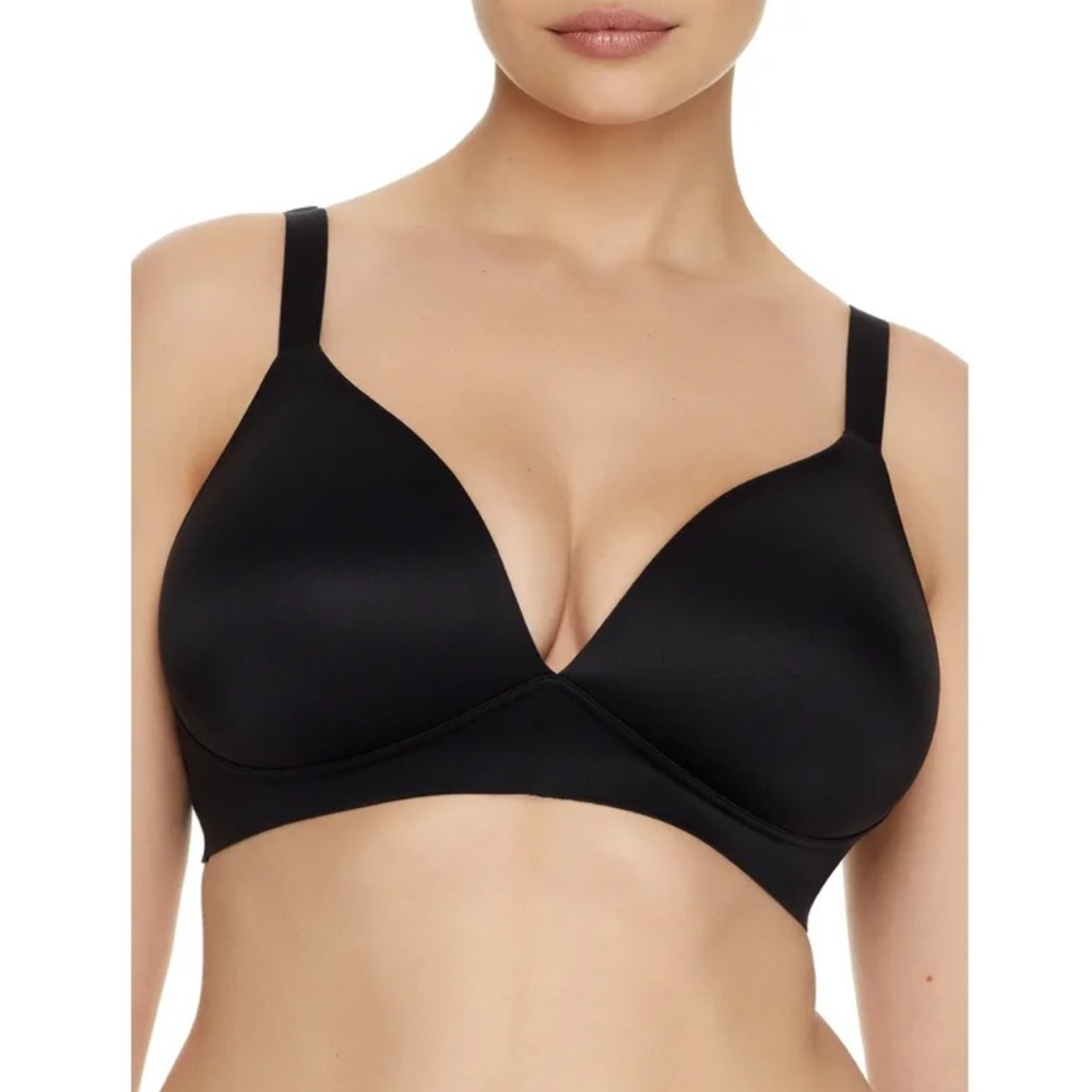 Black lightly padded soft cup no wire T-shirt bra size XL